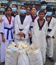 रामग्राममा फोहर प्लास्टिक टिप्ने प्रतियोगिता: ३० मिनेटमा करिब ३ क्विन्टल फोहोर सङ्कलन