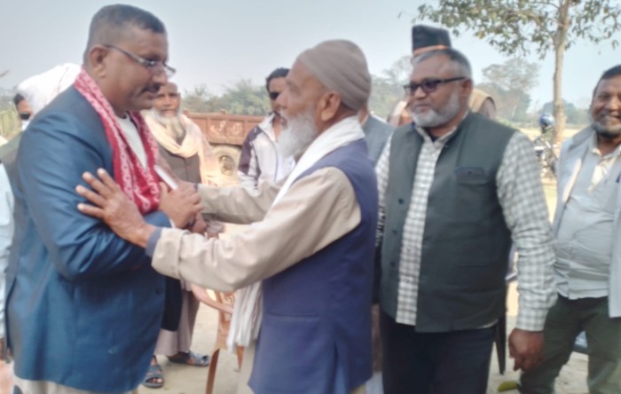 एमाले उम्मेदवार खरेलद्वारा घरदैलो र भेटघाट कार्यक्रम जारी