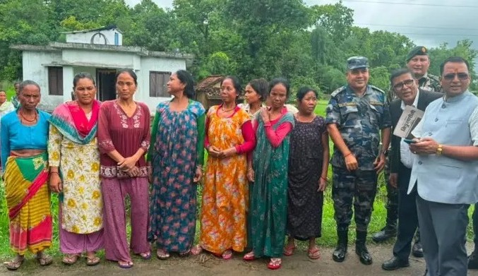 निकुञ्जभित्र हराएका १४ जना महिला आफैँ घर फर्किए